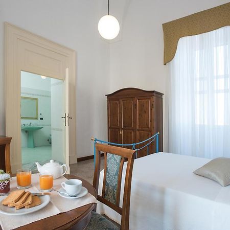 Bed and Breakfast Palazzo Scarciglia - Dimora D'Epoca à Minervino di Lecce Extérieur photo