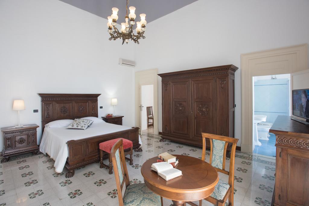 Bed and Breakfast Palazzo Scarciglia - Dimora D'Epoca à Minervino di Lecce Extérieur photo