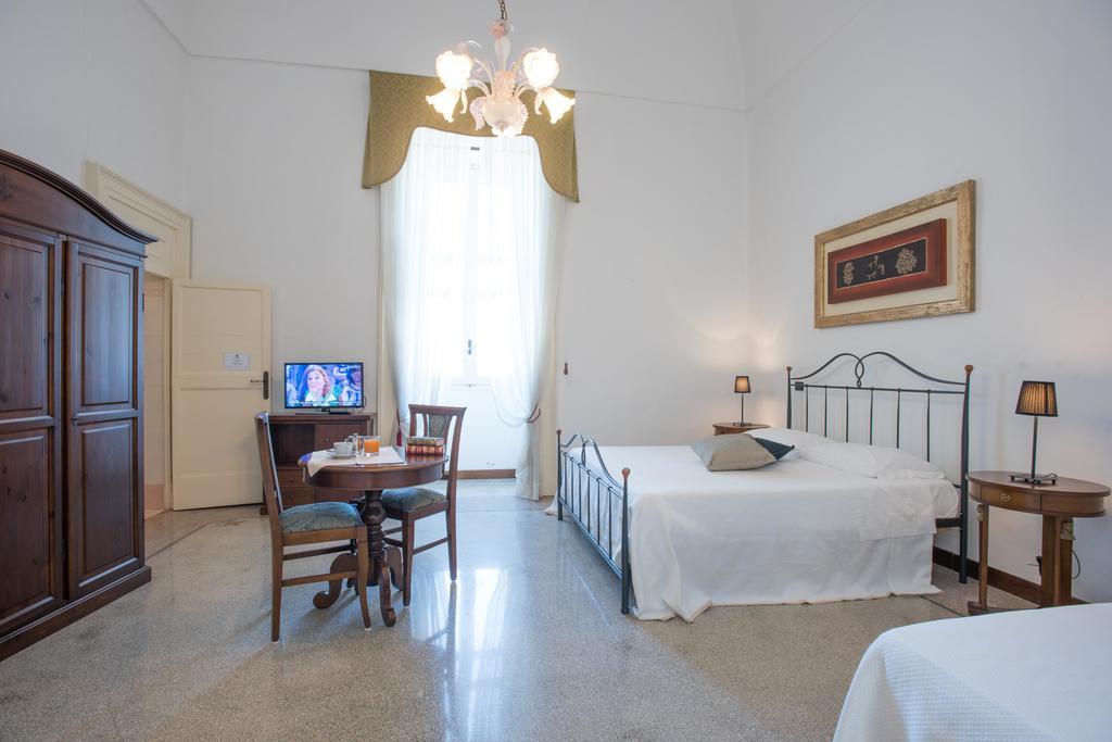 Bed and Breakfast Palazzo Scarciglia - Dimora D'Epoca à Minervino di Lecce Chambre photo