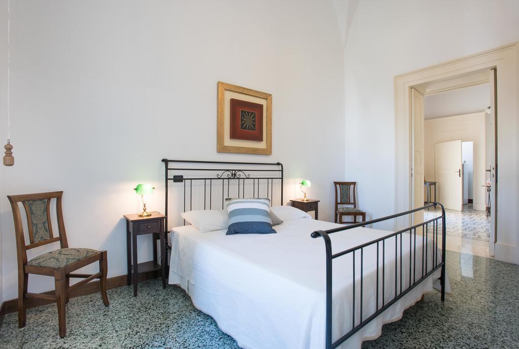 Bed and Breakfast Palazzo Scarciglia - Dimora D'Epoca à Minervino di Lecce Extérieur photo