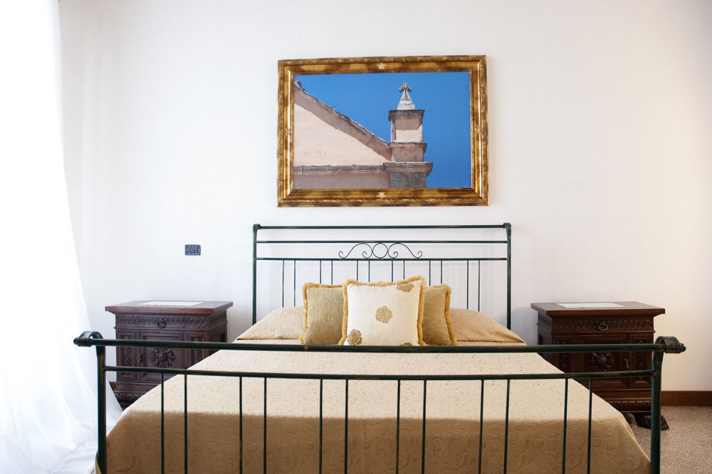 Bed and Breakfast Palazzo Scarciglia - Dimora D'Epoca à Minervino di Lecce Extérieur photo
